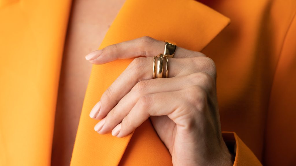 Guide complet des bagues hermès : styles, prix et conseils d’achat éclairés